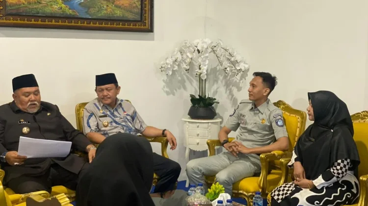 JR Bengkulu Bersama Samsat Manna Lakukan Koordinasi dengan Bupati BS