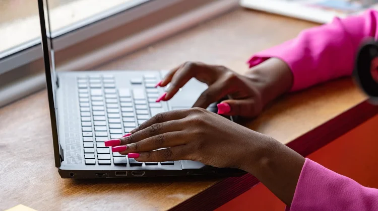 Cara Mengetik Cepat Jadi Kunci Produktivitas di Era Digital