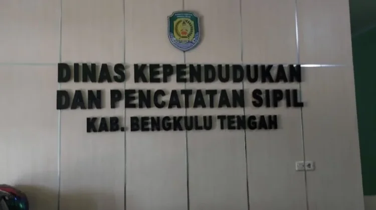 Blangko KTP Menipis! Dukcapil Bengkulu Tengah Kejar Tambahan 10 Ribu Keping