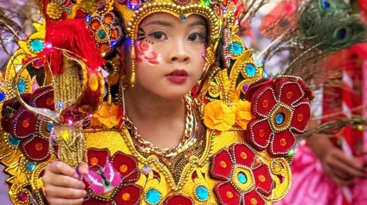 Beragam Kreatifitas Peserta pada Karnaval Batik Besurek International