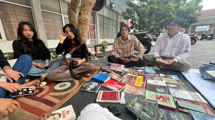 Peringatan Hari Buku, Dorong Minat Baca Generasi Muda
