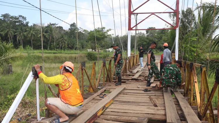 Kodim 0407/KB Apresiasi Warga Antusias Renovasi Jembatan Penghubung