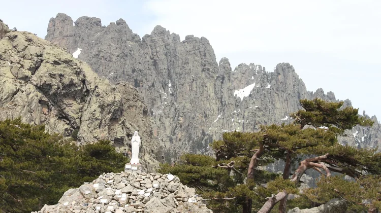 Mahkota Granit Korsika: Menjelajahi Keajaiban Aiguilles de Bavella