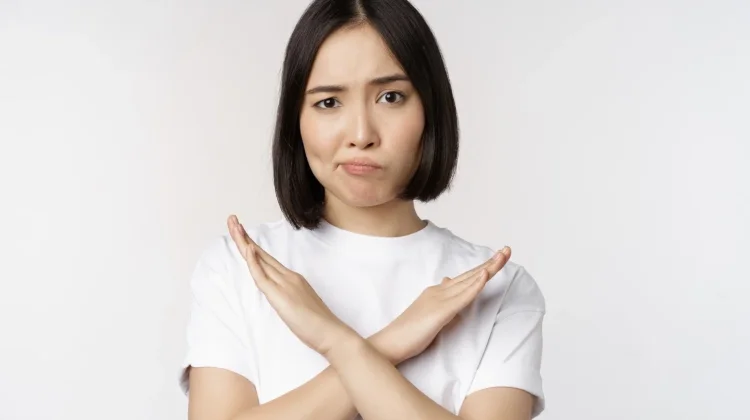Pentingnya Bersikap Acuh terhadap Hal Remeh yang Menjatuhkan