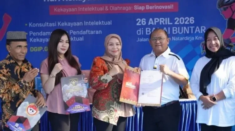 Kemenkum Bengkulu Buka Mobile IP Clinic, Serahkan Sertifikat K