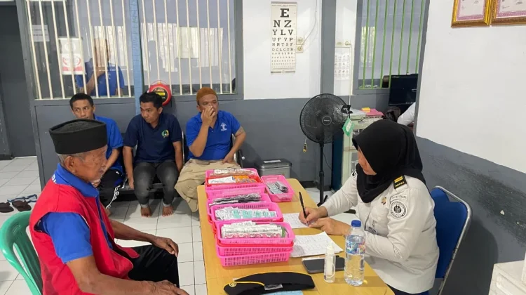 Lapas Arga Makmur Berikan Pengobatan Rutin Puluhan WBP di Klinik Pratama