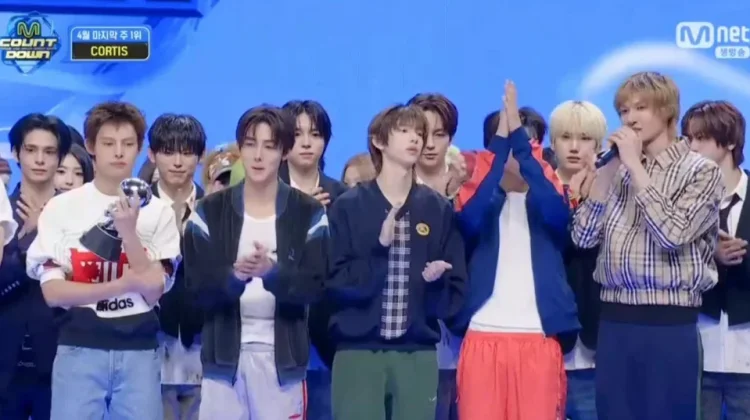 CORTIS Raih Trofi Perdana lewat Lagu REDRED di 'M! Countdown'!