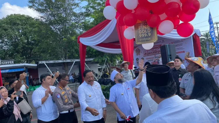 Pelepasan Merpati dan Balon Merah Putih Simbol dimulai Pemutihan Pajak Kendaraan