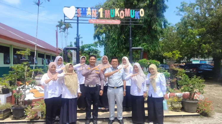 Penanggung Jawab Jasa Raharja Mukomuko Lakukan Sosialisasi ke Tenaga Pendidik
