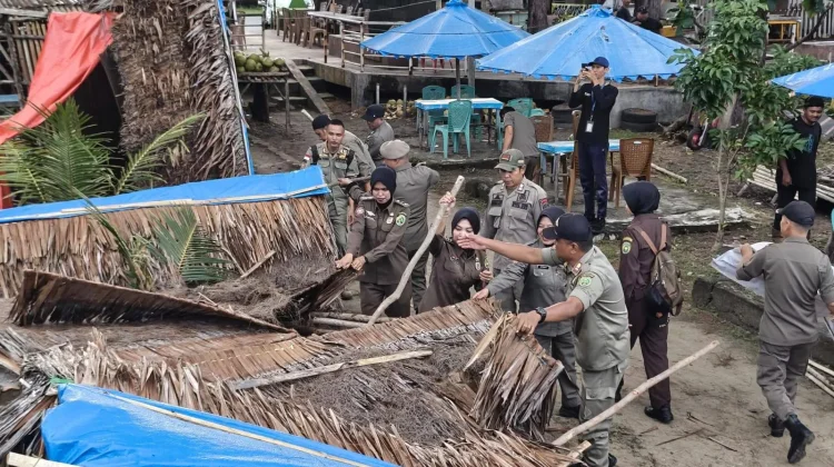 Pemkot Bengkulu Kembali Tertibkan Pondok di Pantai Panjang