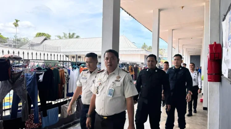 Pengawasan Melekat, Kalapas Arga Makmur Pastikan Keamanan setiap Blok Hunian