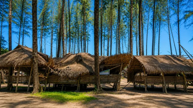 Ketika Saung Dibongkar, Penataan dan Nasib Warga Harus Sama-sama Dipikirkan
