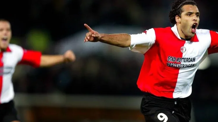 Pierre van Hooijdonk: Sang Maestro Bola Mati yang Tak Lekang oleh Waktu