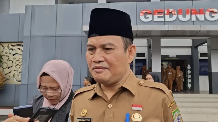 Penataan Guru Honorer Diperketat, Sekolah Negeri Wajib Diisi ASN Mulai 2027
