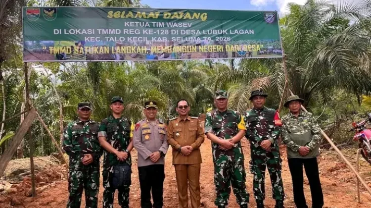 Bupati Dampingi Tim Wasev TMMD Tinjau Pembukaan Jalan 8 Kilometer di Seluma