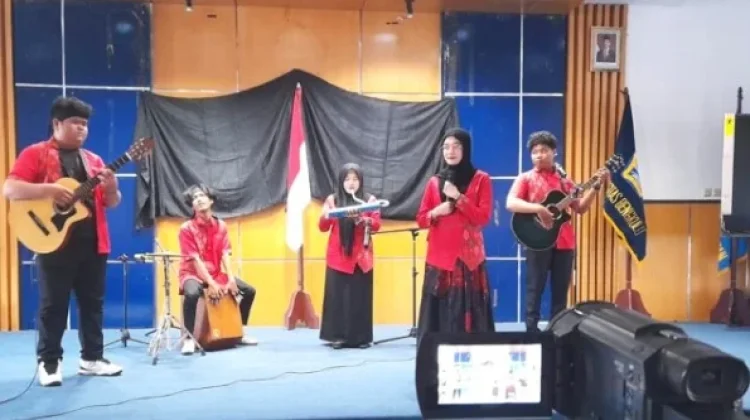 Teater Besurek Unib Juara Satu Musikalisasi Puisi Nasional