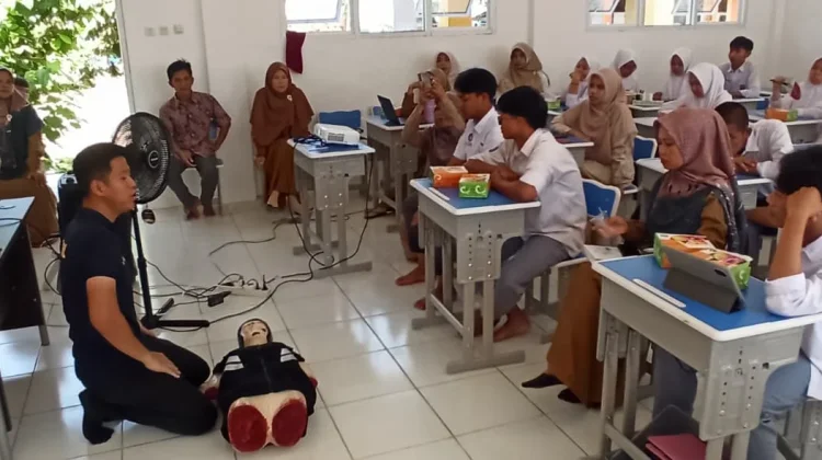 JR Bengkulu Gelar Pelatihan PPGD bagi Pelajar SMA 1 Muhammadiyah Boarding School