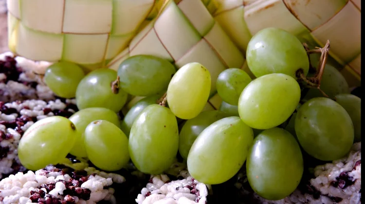 Membuat Ketupat dengan Mudah