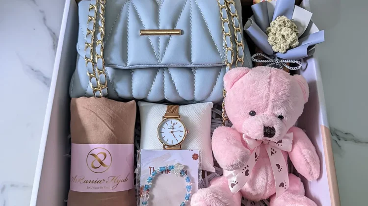 Ini Dia Kado yang Cocok untuk Pasanganmu yang Baru Jadian