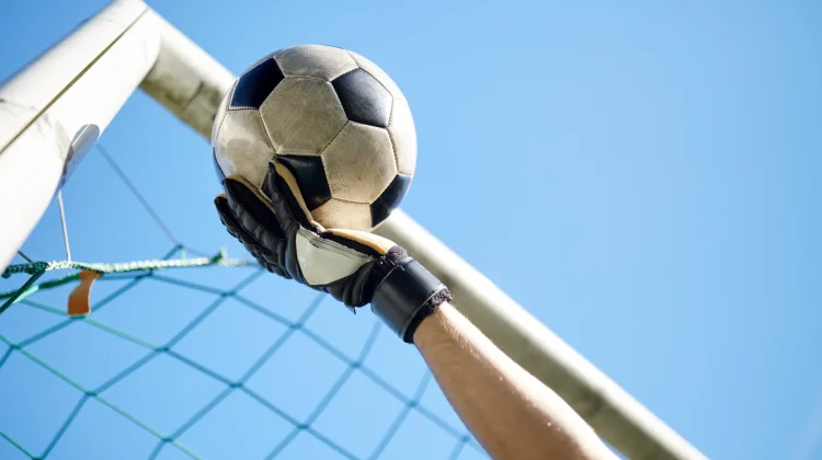 Panduan Memilih Sarung Tangan Kiper Berdasarkan Jenis Latex