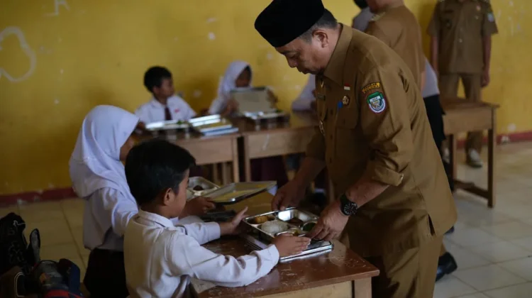 Wabup Seluma Launching Perdana Program MBG di Kelurahan Babatan