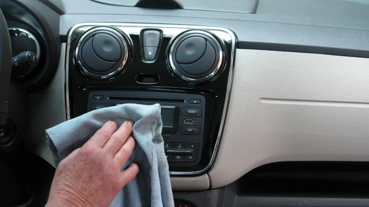 Cara Mencegah Bau Apek pada Mobil agar Tetap Nyaman Digunakan
