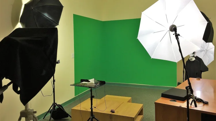 Peralatan Penting Membuka Studio Foto Bagi Pemula