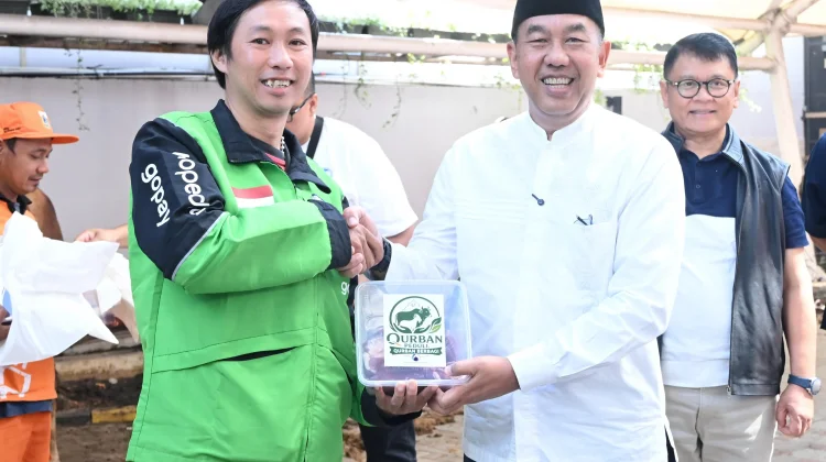Jasa Raharja Berbagi untuk Masyarakat melalui Penyaluran Paket Daging Kurban