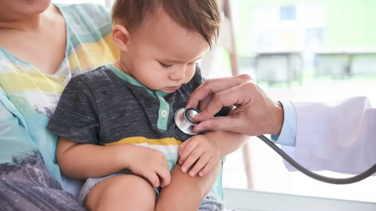 Mengenal Gejala Leukemia pada Anak