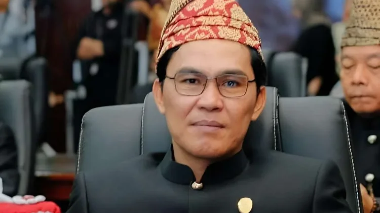 DPRD Minta Pemkot Beri Kepastian Legalitas Pedagang Pantai Panjang