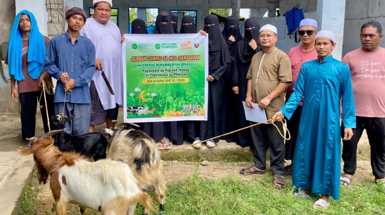 UMB Salurkan Hewan Qurban ke Dua Madrasah di Filipina Selatan