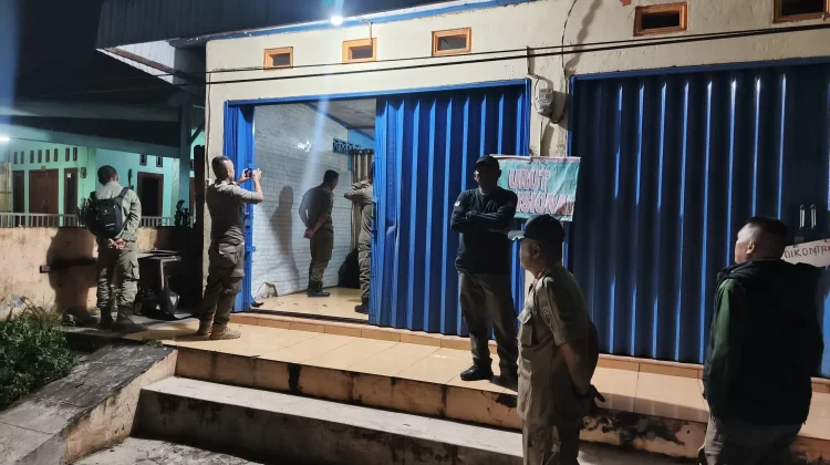 Satpol PP Kota Bengkulu Tertibkan Warem dan Panti Pijat