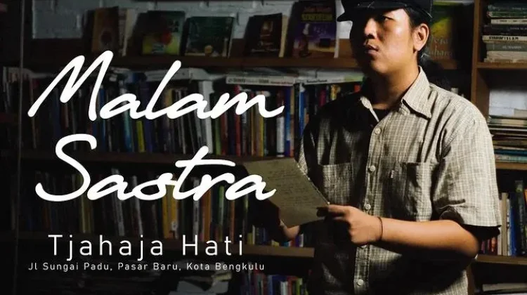 Jangan Sekadar Datang: Etika Menonton Puisi agar Makna Tak Hilang di tengah Kata