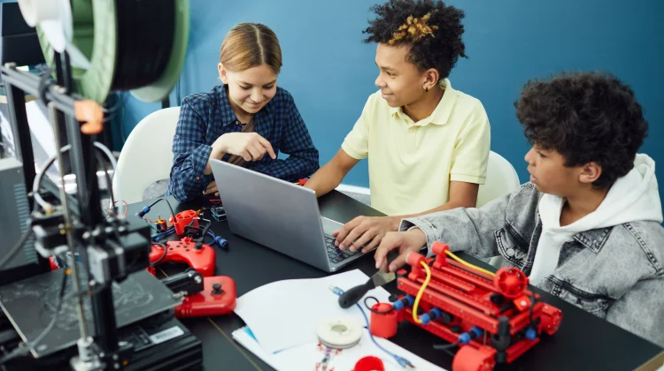 Pentingnya Pembelajaran Coding sejak Dini untuk Mempersiapkan Generasi Digital