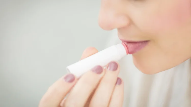 Kenali Kandungan Produk Kecantikan yang Efektif Mengatasi Bibir Kering
