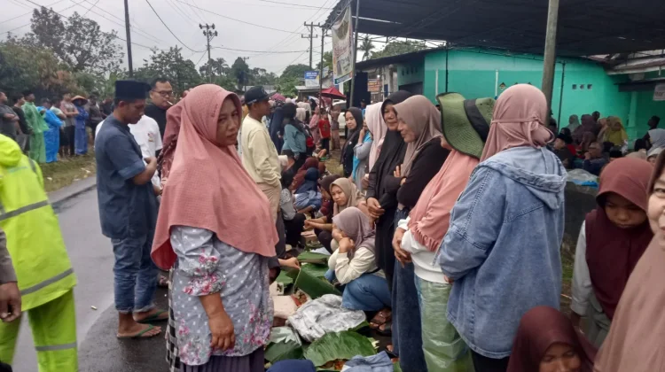 Takir Plontang Tradisi Turun Temurun Warga Desa Tebing Kaning