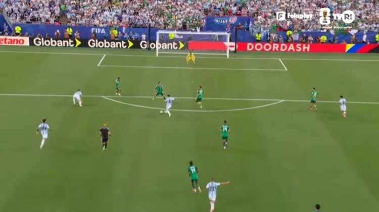 Messi Bawa Argentina Kalahkan Aljazair 3 - 0