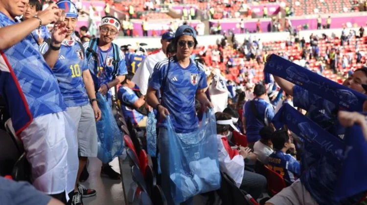 Budaya Bersih Suporter Jepang, Teladan Positif di Piala Dunia