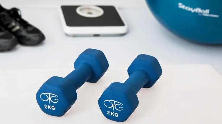 Masuk Kepala Empat, Saatnya Angkat Beban: Mengapa Gym Bukan Cuma untuk Anak Muda
