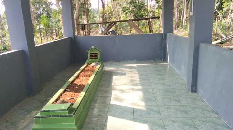 Melihat Makam Panjang di Desa Jenggalu yang ternyata Raja Selebar Pertama