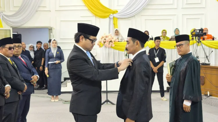 Bupati Kepahiang Harap Anggota DPRD PAW Perkuat Sinergi Legislatif dan Eksekutif