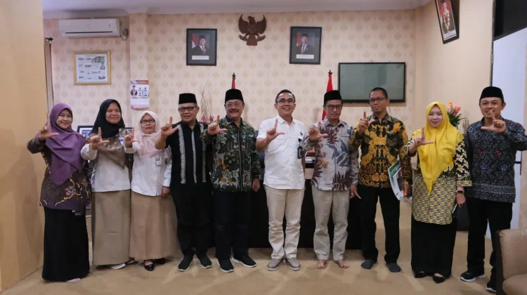 UINFAS Bengkulu dan BPOM Sinergi Hijaukan Kampus Lewat Gerakan Penanaman Pohon