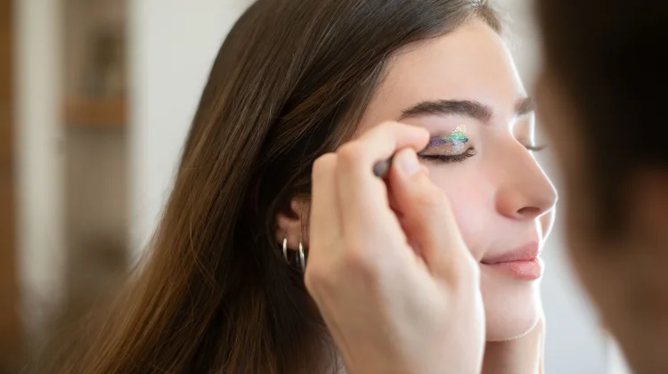 Kesalahan Membersihkan Makeup yang Sering Terjadi