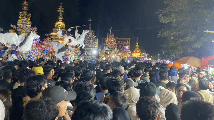 Antusiasme Membludak, Malam Penutupan Tabut 2026 Dipadati Ribuan Warga