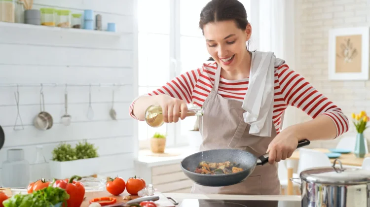 Cara Sehat Menggunakan Minyak Goreng saat Memasak