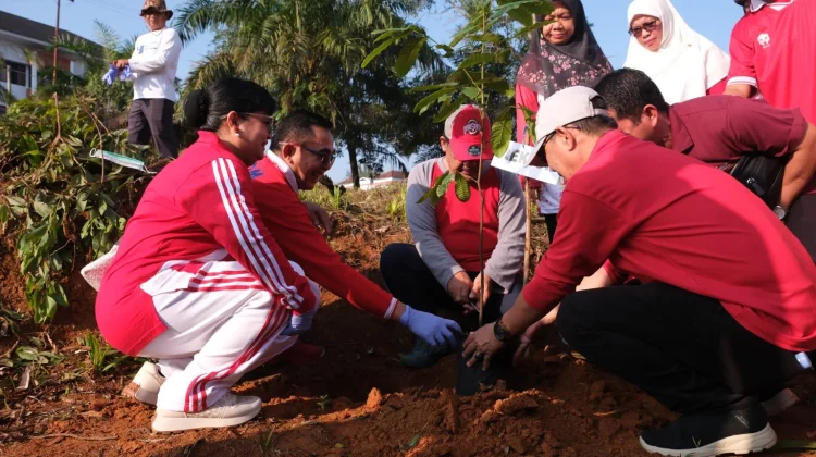 UINFAS-BPOM Tanam 1.000 Pohon untuk Dukung Kampus Hijau