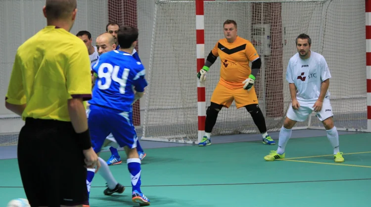 Menjaga Stamina dengan Olahraga Ringan sebelum Bermain Futsal