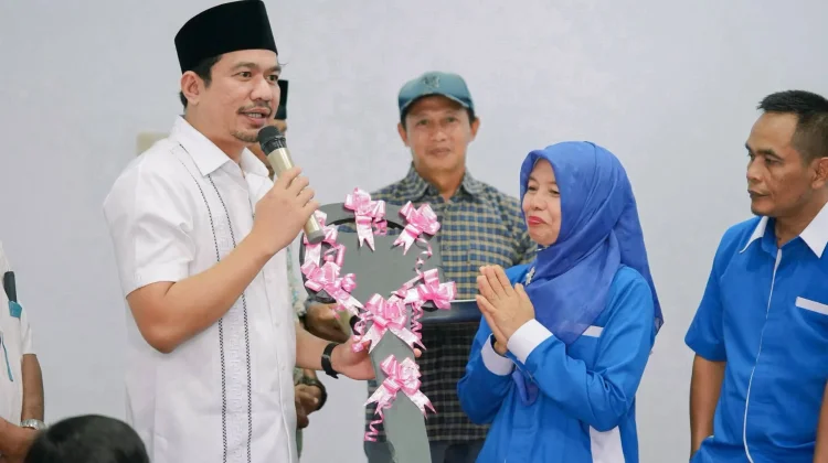 Dukung Kemajuan UPI Melati, , Bupati Bengkulu Utara Serahkan Kendaraan Operasional