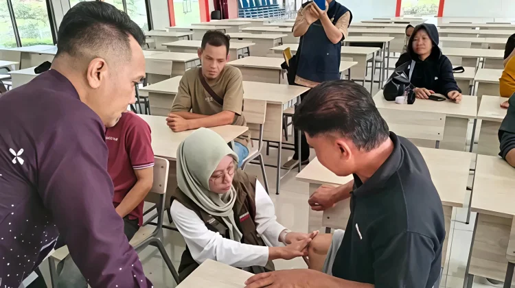 Sentra Dharma Guna Laksanakan Pengukuran Kaki Palsu bagi Penerima