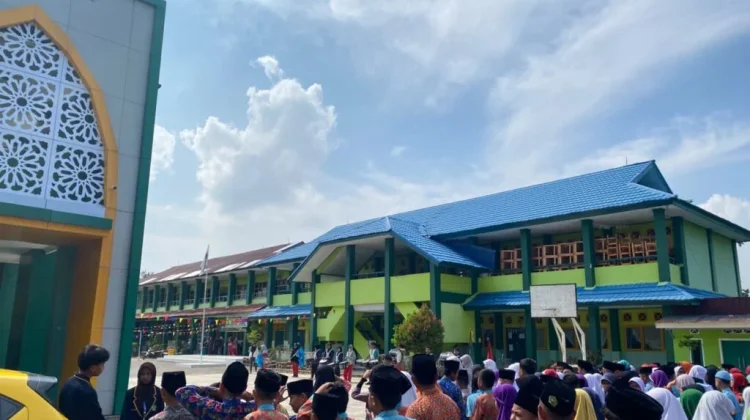 Pra-MATSAMA MTsN 1 Kota Bengkulu Bangun Keakraban Siswa Baru